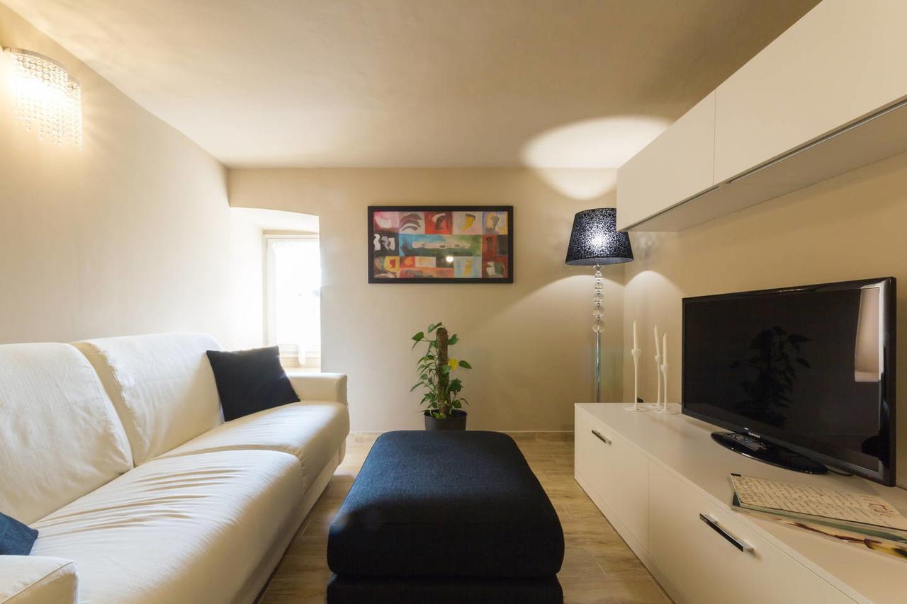 Affittacamere Il Nido Alba  Buitenkant foto